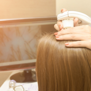 پاکسازی و اسکالپ سر در کرج؛ قدمی اساسی برای سلامت پوست سر و مو